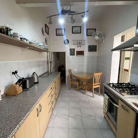 Traditional Maltese In Townhouse Πανσιόν Σλιέμα