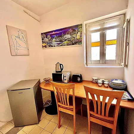 Πανσιόν Traditional Maltese In Townhouse *