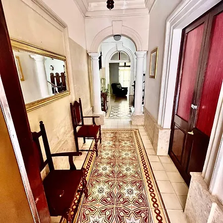 Traditional Maltese In Townhouse Maison d'hôtes