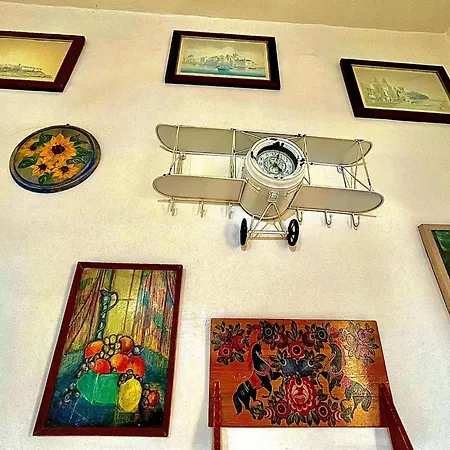 Traditional Maltese In Townhouse Maison d'hôtes Sliema